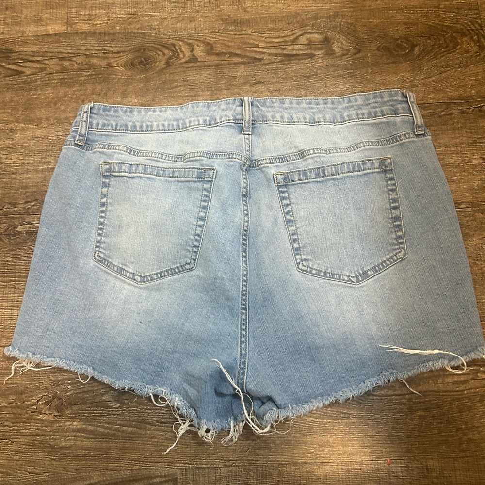 Torrid Women's Light Blue Jean Shorts - Picture 6 of 8